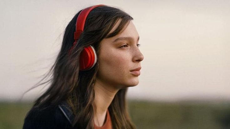 Sarah Toscano: “Che sorpresa il nostro remake da record su Netflix. Peccato l'allergia agli asini"