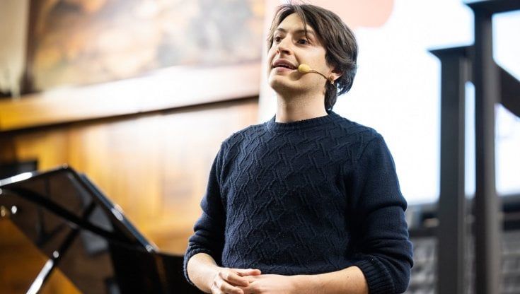 Filippo Capobianco, campione del mondo di poesia: "Studio fisica e scrivo versi. Il Poetry Slam è metrica libera, ma bisogna tenere il palco" 