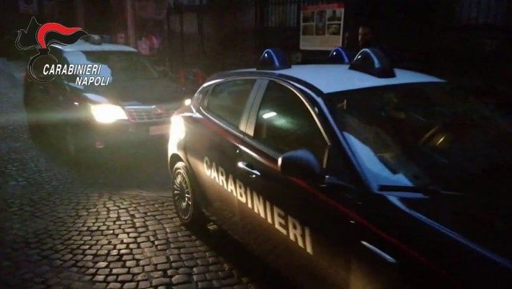 Cerca di accoltellare il nuovo fidanzato della ex, arrestato 28enne