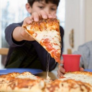 La dieta degli adolescenti? "Mangiano bene e sono in forma"