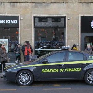 Principio d'incendio, evacuato il Burger King