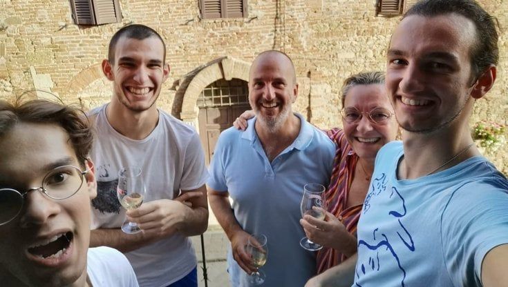 Toscana, cambio vita con i bonus dei Comuni: "Noi rifugiati felici, benediciamo lo smart working"