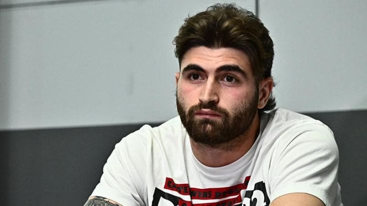 Portanova in campo con la Reggiana dopo la condanna (di primo grado) per stupro: Reggio Emilia si ribella e si divide