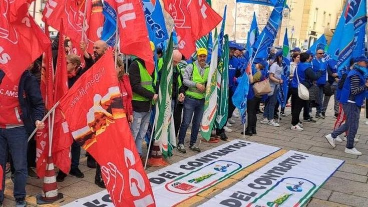 Commercio, nuovo sciopero in arrivo il 25 aprile. Guerra di cifre su adesione oggi