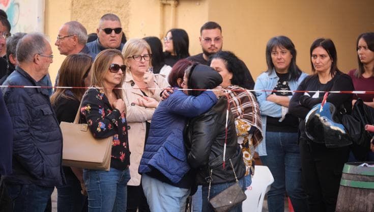 Il dolore del padre: “Colpa mia se Paolo è morto”. La sorella: “Il killer mi ha puntato la pistola”