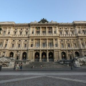 Migranti, la Cassazione: dire "Andate via" è razzismo