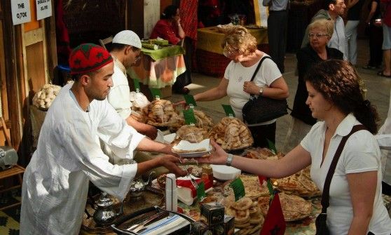 Piatti e posate bio, raccolta differenziata e acqua di rubinetto la &ldquo;ecofesta&rdquo; &egrave; qui