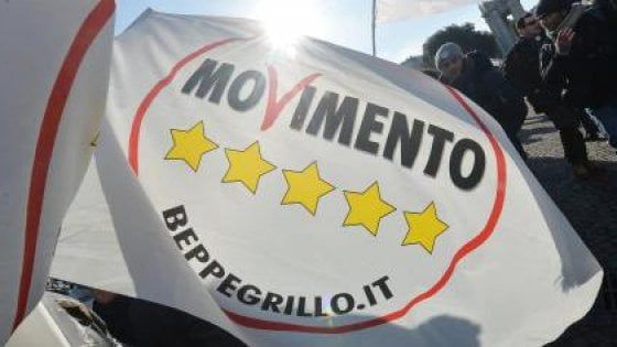 M5s, tribunale: regolamento espulsioni nullo. Avvocato: "Sospensione Pizzarotti non vale più"