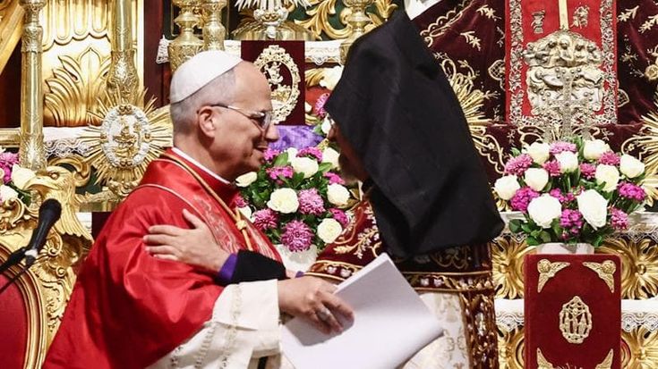 Papa Leone XIV visita la cattedrale armena di Istanbul, evoca le “tragiche circostanze” del passato