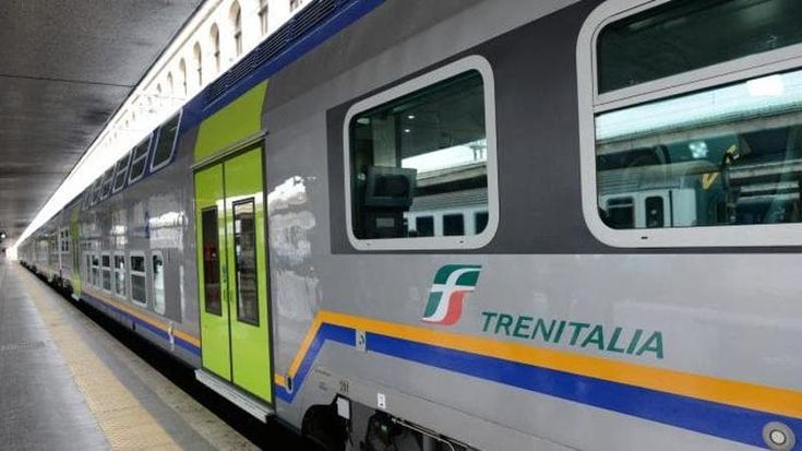 “Con mio figlio disabile fatto scendere dal treno e denunciato nonostante il biglietto”