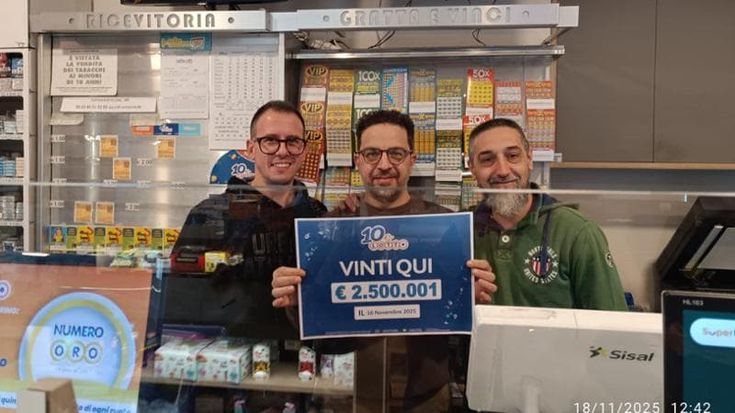 Vincita da 2,5 milioni a Santeramo al 10 e lotto con giocata da 4 euro. “Siamo un negozio fortunato”