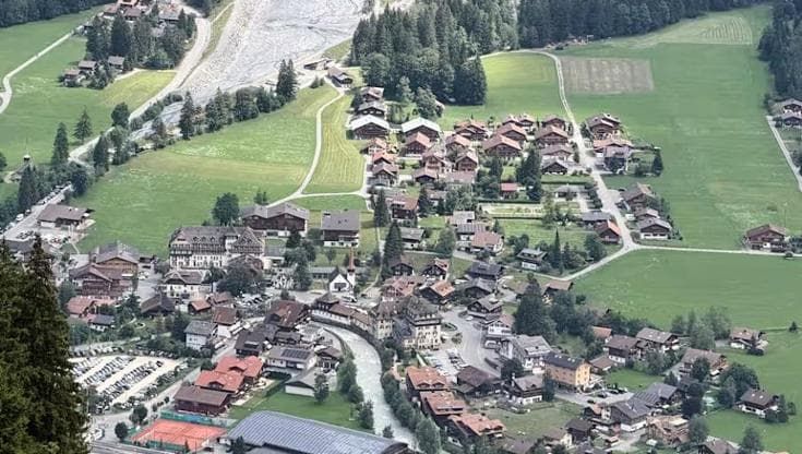 Ghiacciai a rischio, nella fragile Svizzera un paese rischia di essere sommerso dalla roccia