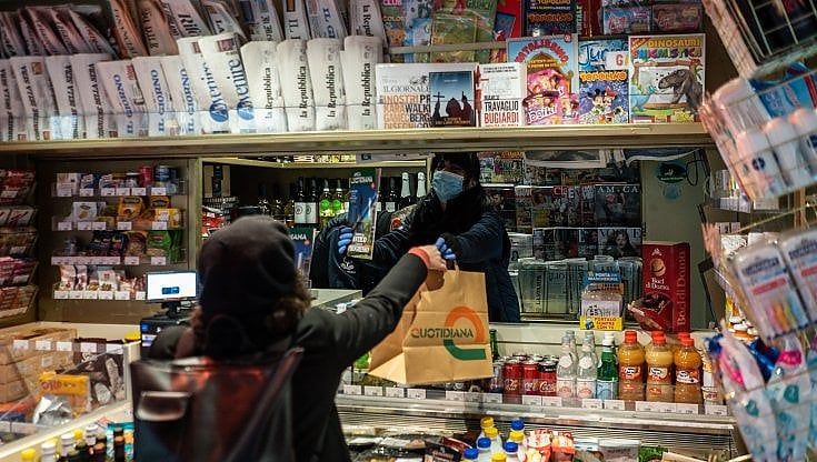 Natale in zona rossa: le 35 attività che restano aperte