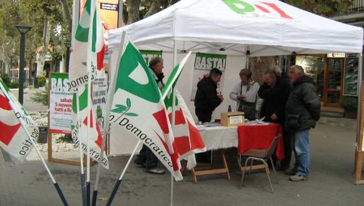 Primarie, il giorno dei gazebo: 79 seggi  e 500 volontari per voltare pagina