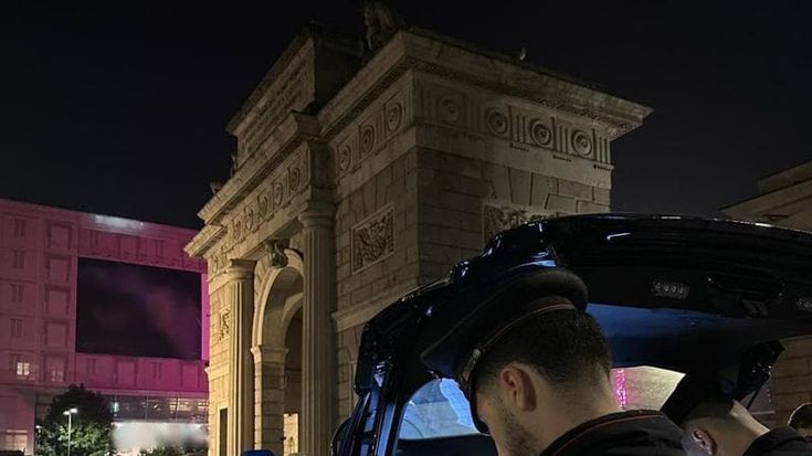 Controlli in corso Como dopo l’accoltellamento, più di mille identificati. Multate le discoteche