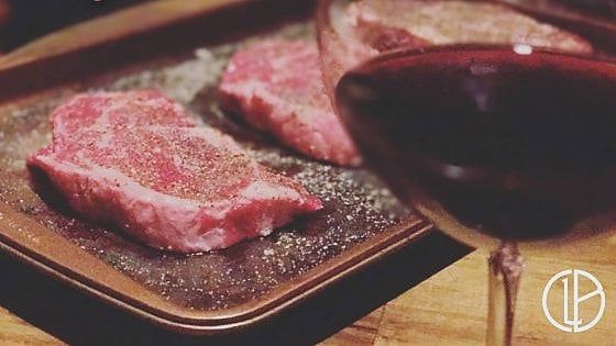 Cenare tra mille bottiglie: Cantina La Barbera a Napoli