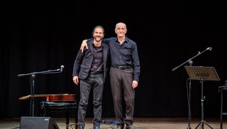 Al Verdi di Busseto la voce di Peppe Servillo incontra la chitarra di Cristiano Califano