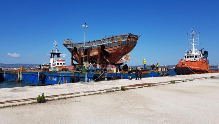Il relitto della speranza: “Barca Nostra” metafora dei migranti