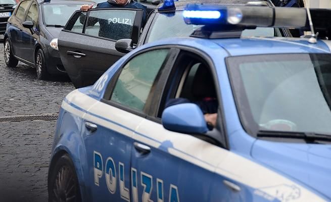 Eurosia, carica la spesa in macchina e le rubano la borsa