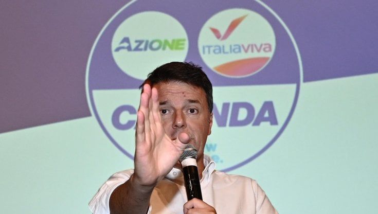 Renzi in città senza ras del voto, incontro con gli elettori al bar