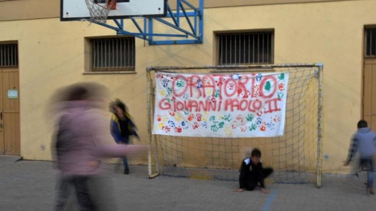 Schiamazzi in oratorio, la Curia difende i bimbi: “Servono spazi educativi”