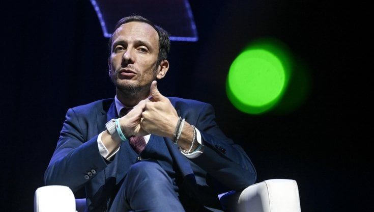 "A morte Fedriga", scritta con minacce al governatore del Friuli: solidarietà bipartisan
