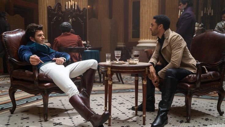 'Bridgerton 2' confermata da Lady Whistledown. Bailey: "Non vedo l'ora di tornare nelle scarpe di Lord Anthony"