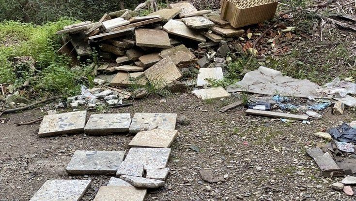 Isola d'Elba, 92 discariche lungo il percorso della Grande Traversata