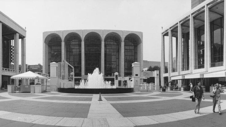 Il Met Opera è in rosso: annunciati licenziamenti, tagli salariali e al cartellone ridotto
