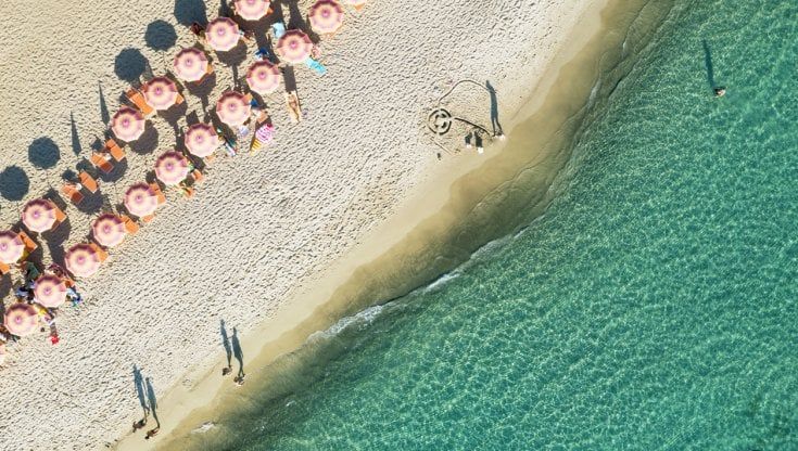 Vacanze, il 27% non partirà a causa delle difficoltà economiche portate dalla pandemia