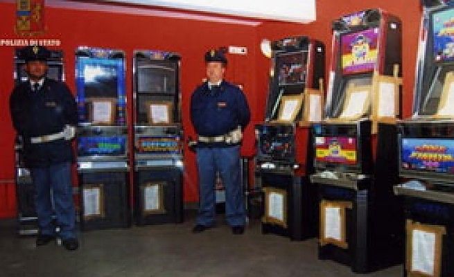 Svaligiava sale giochi<br />arrestato un poliziotto