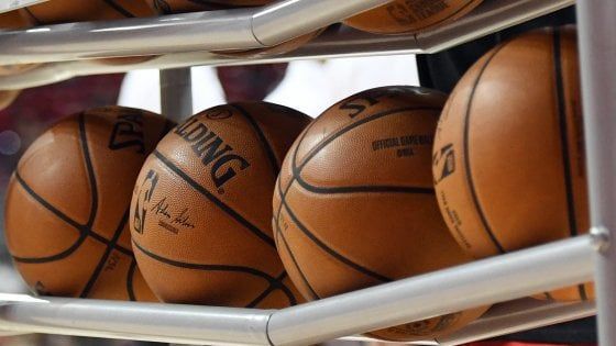 Basket, Nba: foto in strip club, aperta inchiesta su Lou Williams