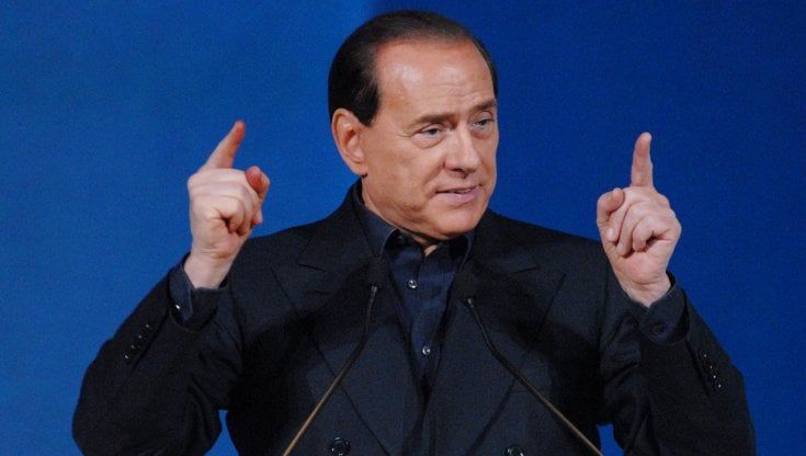 "Mi manca l’aria". Berlusconi ricoverato in terapia intensiva