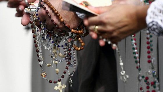 Modica, la chiesa non fa sconti: il prete rifiuta offerte inferiori a due euro