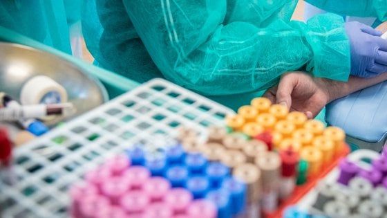 Coronavirus in Lombardia, 65 morti in un giorno. Aumentano i dimessi: 849 nelle ultime 24 ore