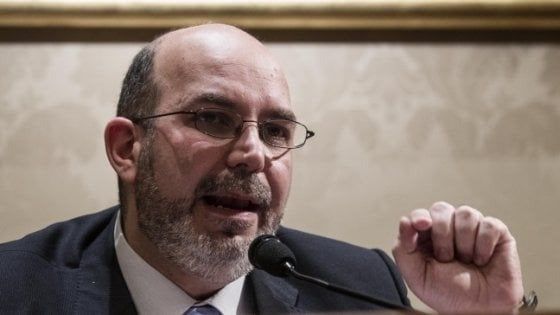 Radio Radicale, il no di Crimi: "La convenzione non sarà rinnovata"