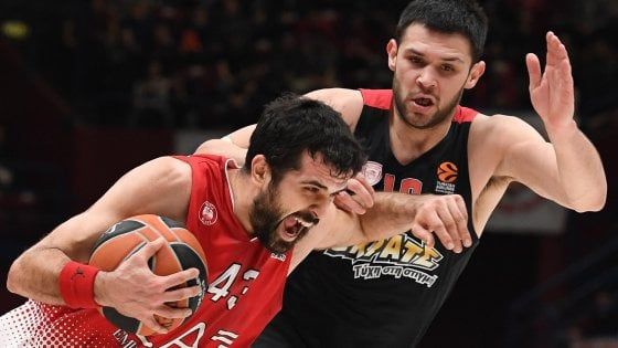 Basket, Eurolega: Milano fa l'impresa, lezione all'Olympiacos