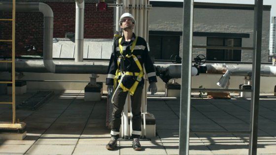 Vibra sulla pelle e ti salva la vita È l’sms per chi lavora in cantiere