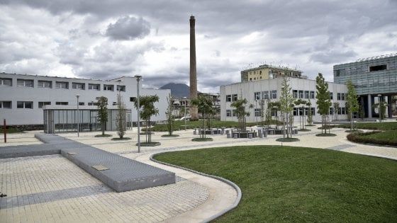 Apple a Napoli, partenza da record:  una domanda ogni minuto per i corsi