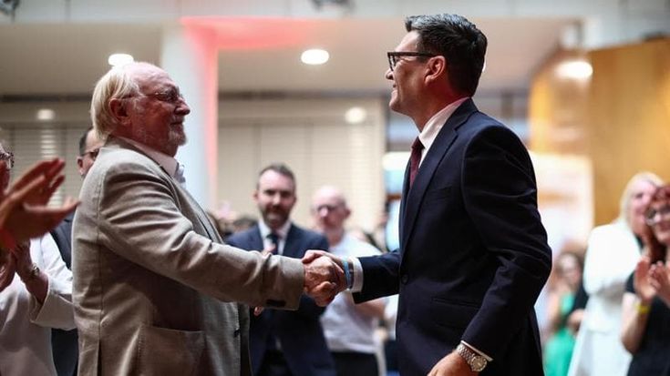 “Inequivocabilmente Labour”: il ritorno al futuro di Andy Burnham