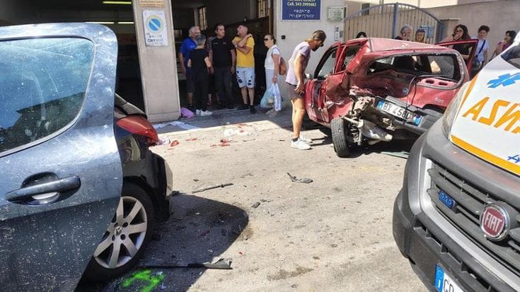 Gallipoli, investito da un’auto mentre è al lavoro in officina: gravissimo un ragazzo di 22 anni