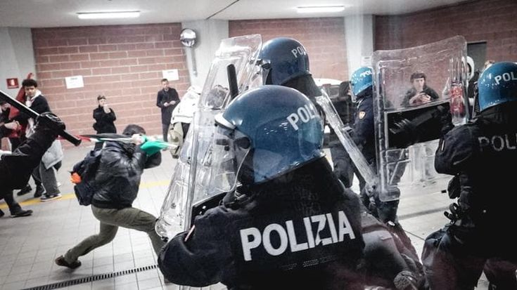 Riesame annulla i domiciliari per cinque minori del blitz alla Stampa e alla Città metropolitana