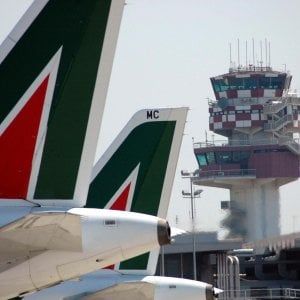 Alitalia: è l'ultima chiamata. Urne aperte, si vota il referendum