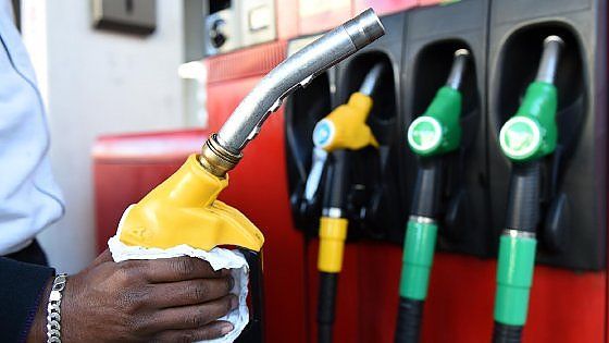 Benzina, accise e petrolieri strozzano la ripresa vanificando il calo del greggio