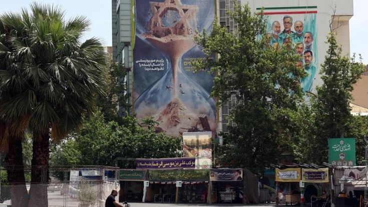 “C’è l’accordo tra Usa e Iran, manca l’ok di Trump”. Ma si spara ancora sulle basi