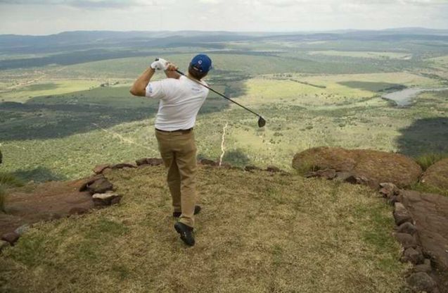Sud Africa, il campo da golf impossibile: la buca &egrave; a 365 metri