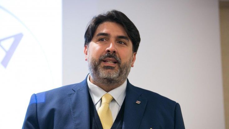 Regione Sardegna, arriva la "legge poltronificio": nuovi dirigenti in giunta, Solinas rafforza il suo staff