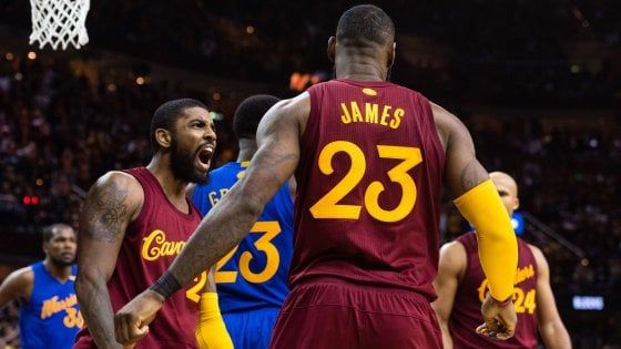 Basket Nba: Cleveland beffa Golden State, ai Lakers il derby di Los Angeles