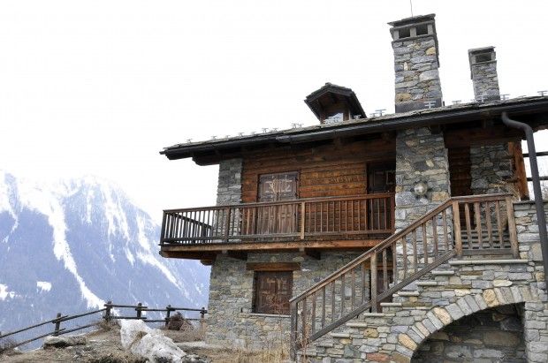 Cogne, erba alta e incuria: dissequestrata la villetta del delitto