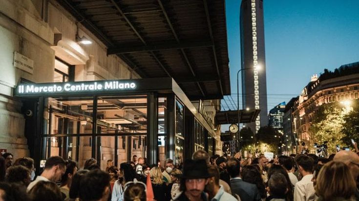 Il Mercato Centrale cerca di ripartire dopo il caso blatte: radio, eventi culturali e collezionismo